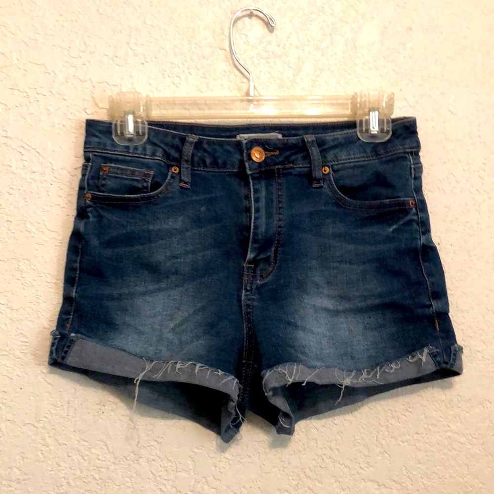 💜Medium wash stretch denim jean shorts💜
